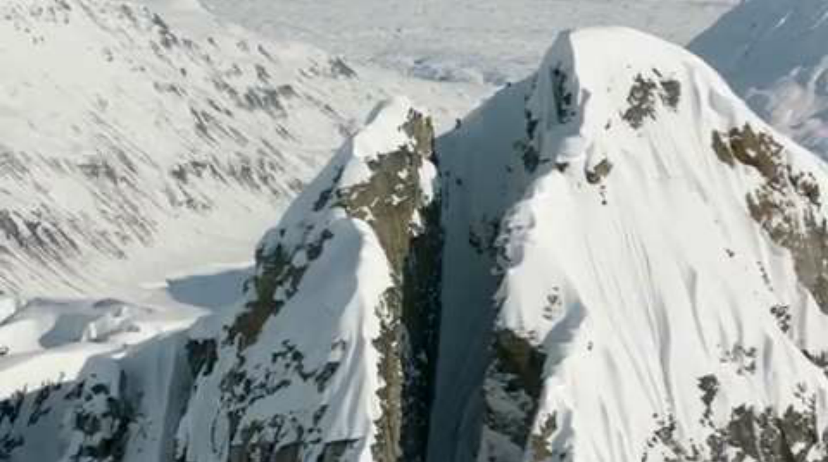 Slate's tweet photo. The best ski line of 2014 is truly incredible--WATCH: http://t.co/WYmod0ljOA http://t.co/HyGG9Dcjlr