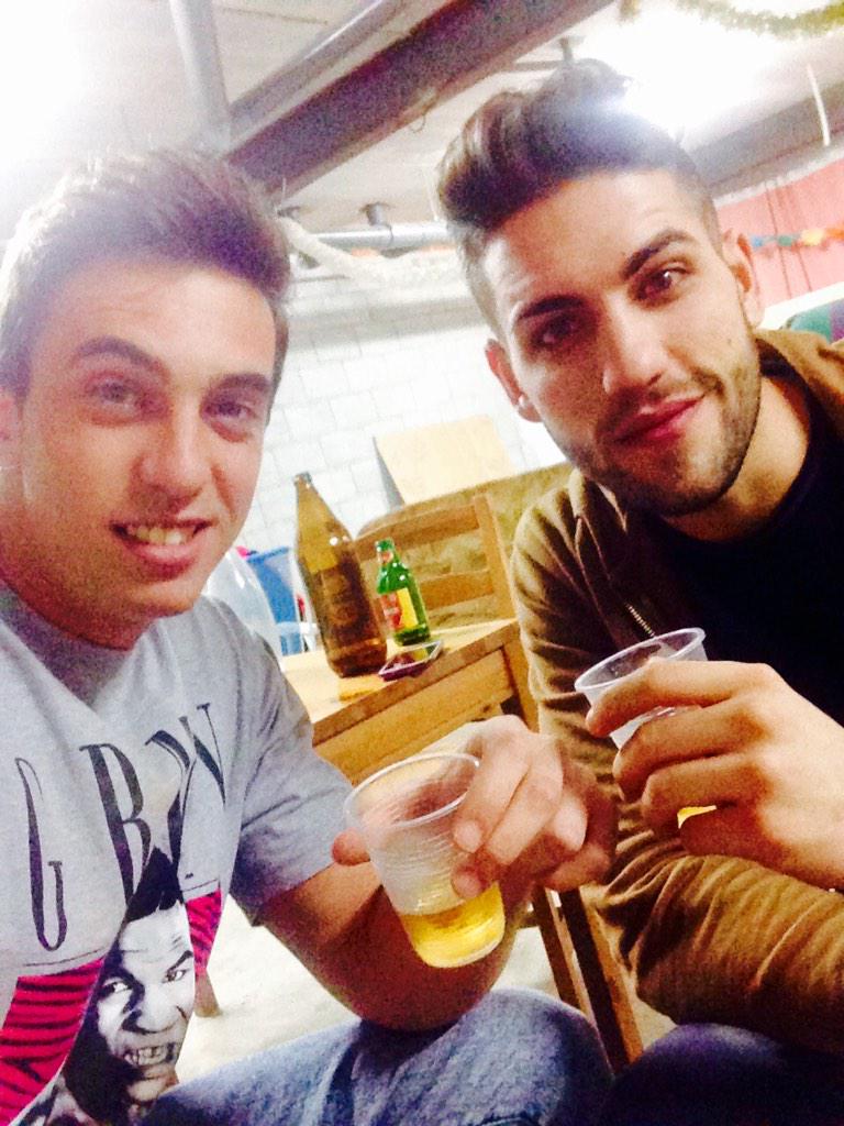 IsmaelAtenza's tweet photo. "@OnofreOrtegaHdZ: Ahora si, caen 22! Con mi bro @IsmaelAtenza #niñoschicosparasiempre http://t.co/oF5on5708G"