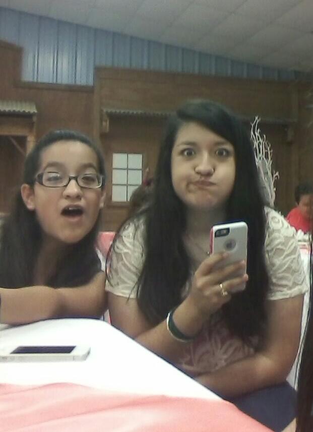 melanieloveese1's tweet photo. Funny days with my famila😂 http://t.co/UDwAbt0CeA