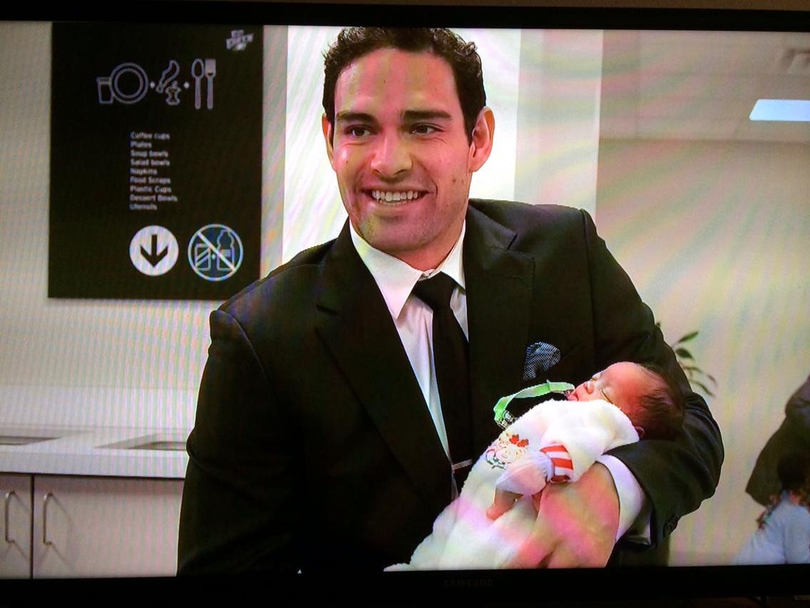 IamEvilTebow's tweet photo. I would never trust Mark Sanchez holding my baby http://t.co/m5XJw90ujk