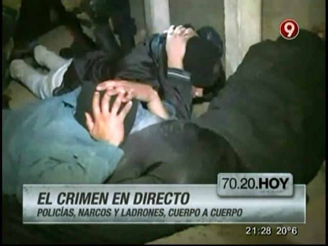 7020Hoy's tweet photo. El crimen en directo: policías, ladrones y narcos cuerpo a cuerpo http://t.co/KMIh7bTd23 http://t.co/WrF20jYuMh