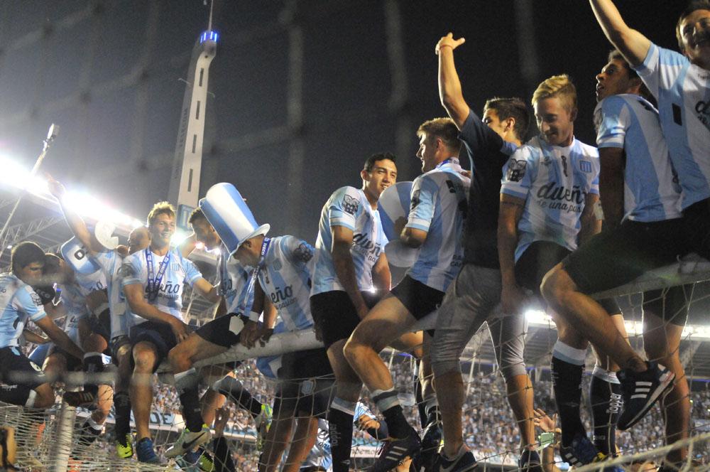 RacingClub's tweet photo. Muchas gracias, toda la vida. http://t.co/fi0cijuR5q