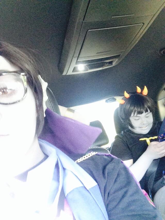 i look fuckin stunning as always and this prick is still lookin at his portably computin devvice