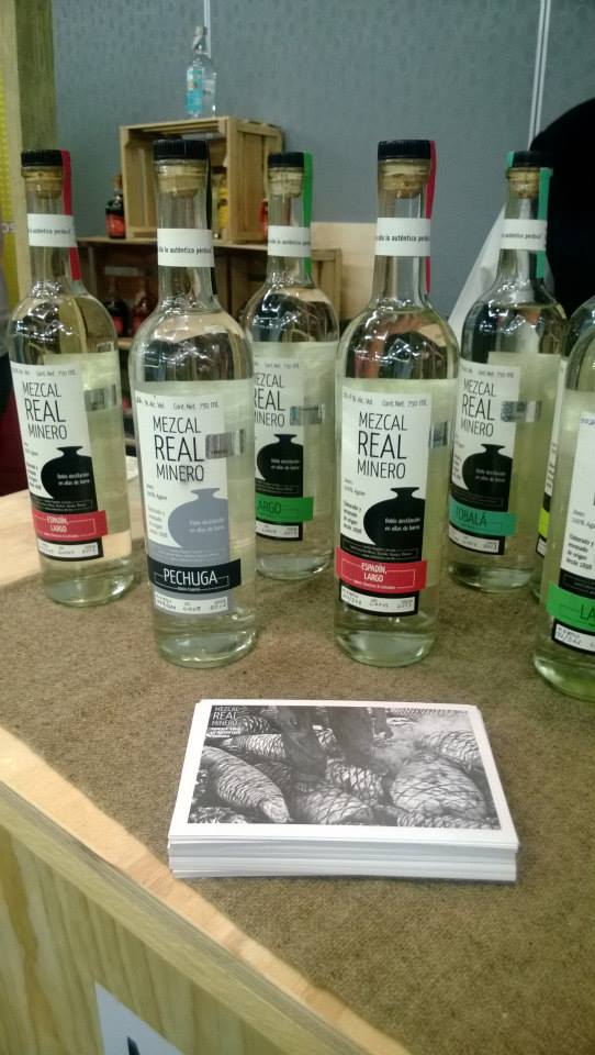 Cemmez_'s tweet photo. @realmineromezca con 100 años de experiencia en la producción de #mezcal y 5 generaciones de maestros mezcaleros http://t.co/e62Ro7niTW