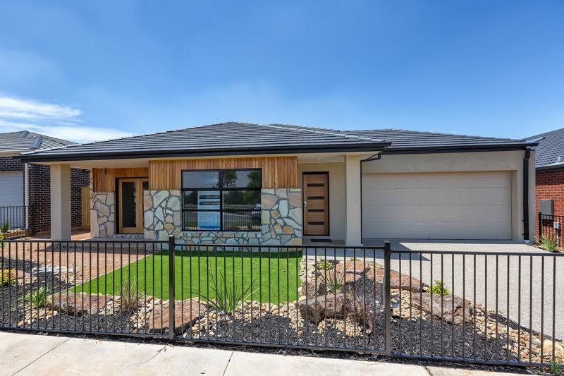 BlueKeySales's tweet image. The Glaucous 30sq floor plan on display in Truganina