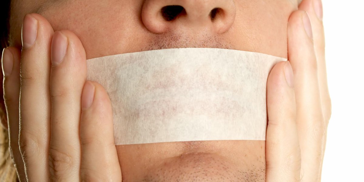 터키 경찰이 에르도안 대통령에 비판적인 언론인 27명을 체포하며 대대적인 검거작전에 나섰다. 국제사회의 비난이 쏟아지고 있다. huff.to/1AaQf2k