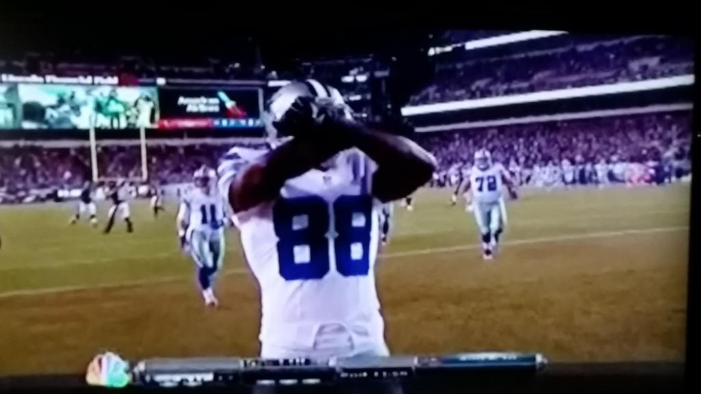Karenray656Ray's tweet photo. #DezBryant #dez is da man @D_Cowboys_News @dallascowboys @ThrowUpTheX http://t.co/a9OE24EKNo