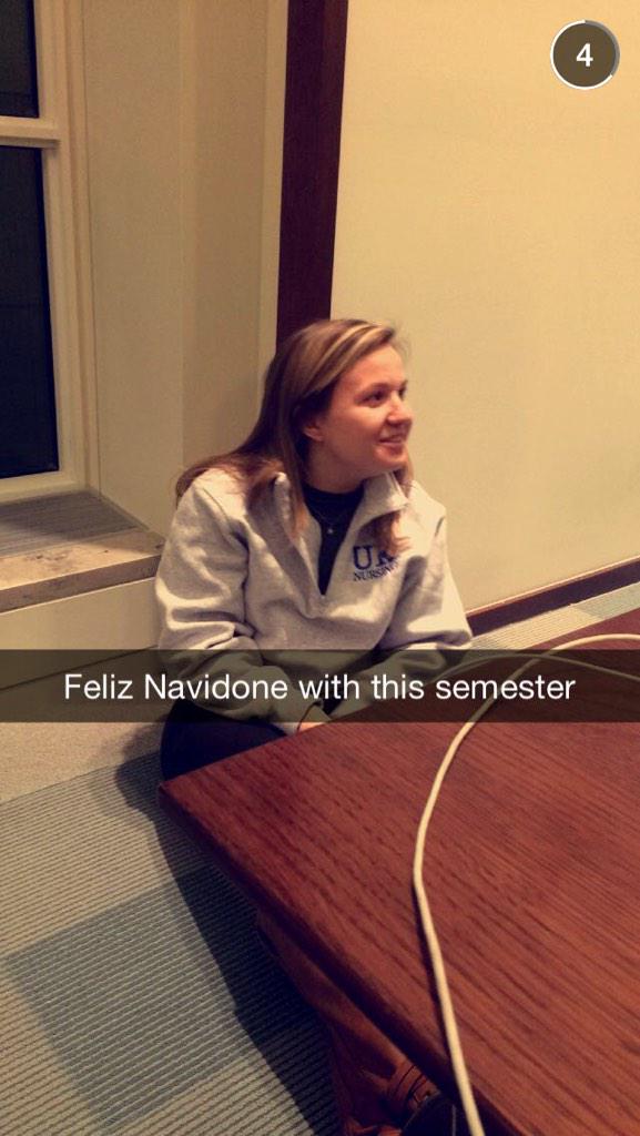 AyaWhee's tweet image. #finals #quietstudy 💂😷👀 @etumble13