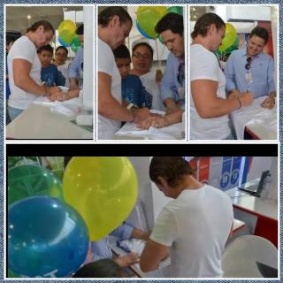 FundichelyFCO's tweet photo. @OFundichely - firma de autografos en #MotorShow2014 -#IzaMotors (30/11) http://t.co/6muG85Tzwj