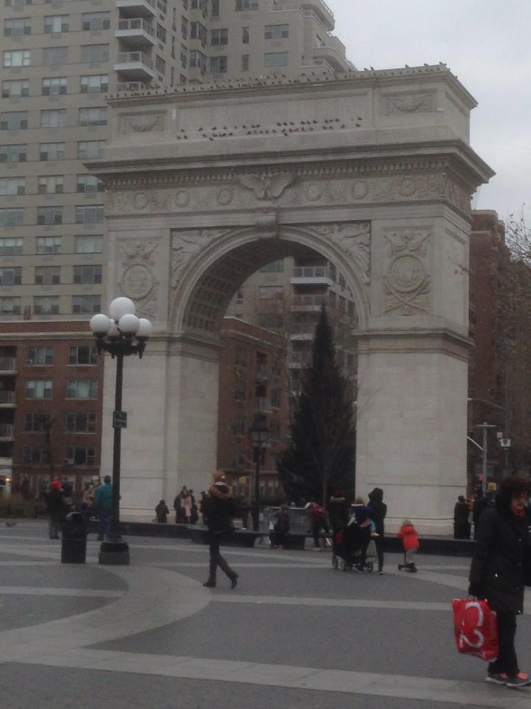 KatterJordan's tweet photo. Washington square ! http://t.co/v5iLV286fq