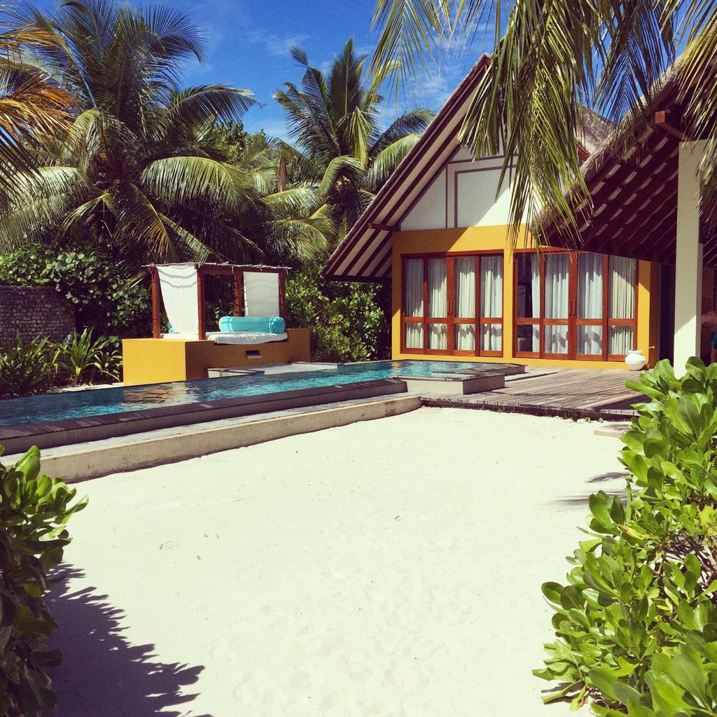 Nbizzy13's tweet photo. #paradise #villa #pool #beach #fourseasons #Maldives @FSMaldives @LorenaLuciaa http://t.co/ItloEm2une
