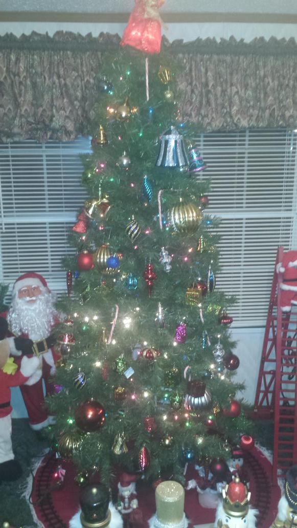 ThinknessV's tweet image. Finally Put Up Our Christmas Tree .!!!! 🎄🎁🎀