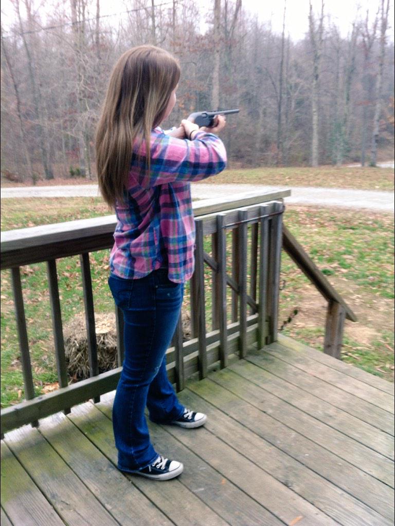 ayyekaytee's tweet photo. 20 gauge. #herebirdy http://t.co/eDobWvKVu7