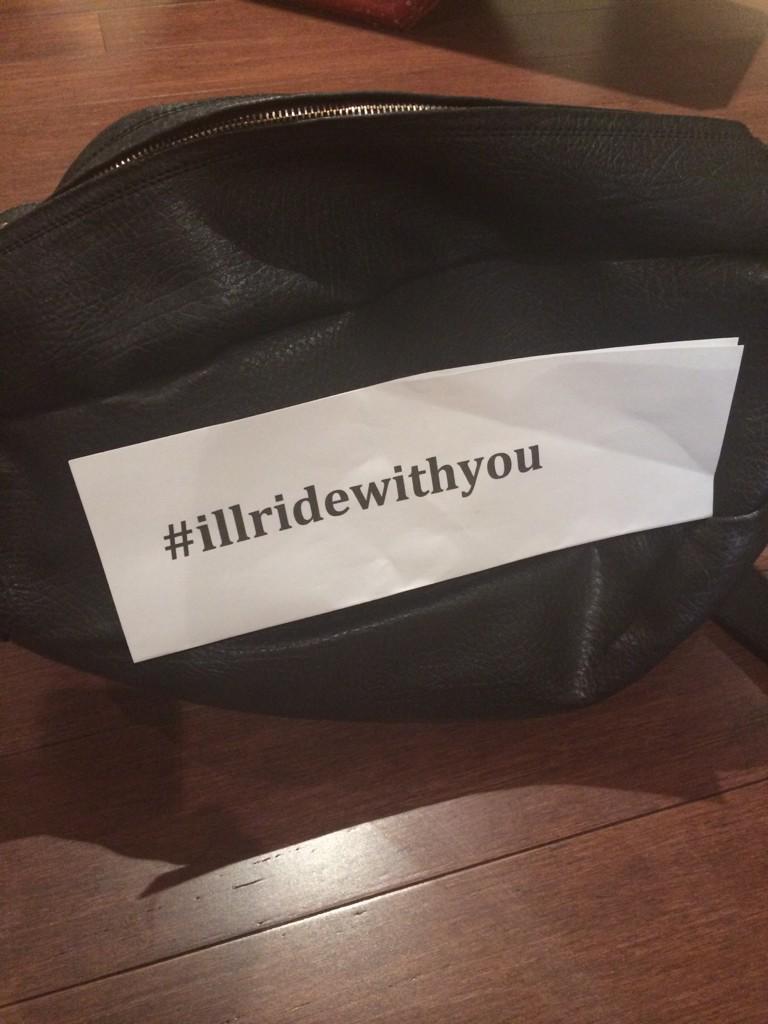 Kristen_Boschma's tweet image. Practical thing: I've made a temporary sticker for my bag so people who need me can spot me  #illridewithyou