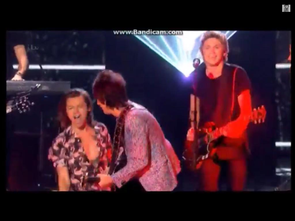 RonaldDavidWood's tweet photo. HARRY BABY R U OK http://t.co/U7317DesKW