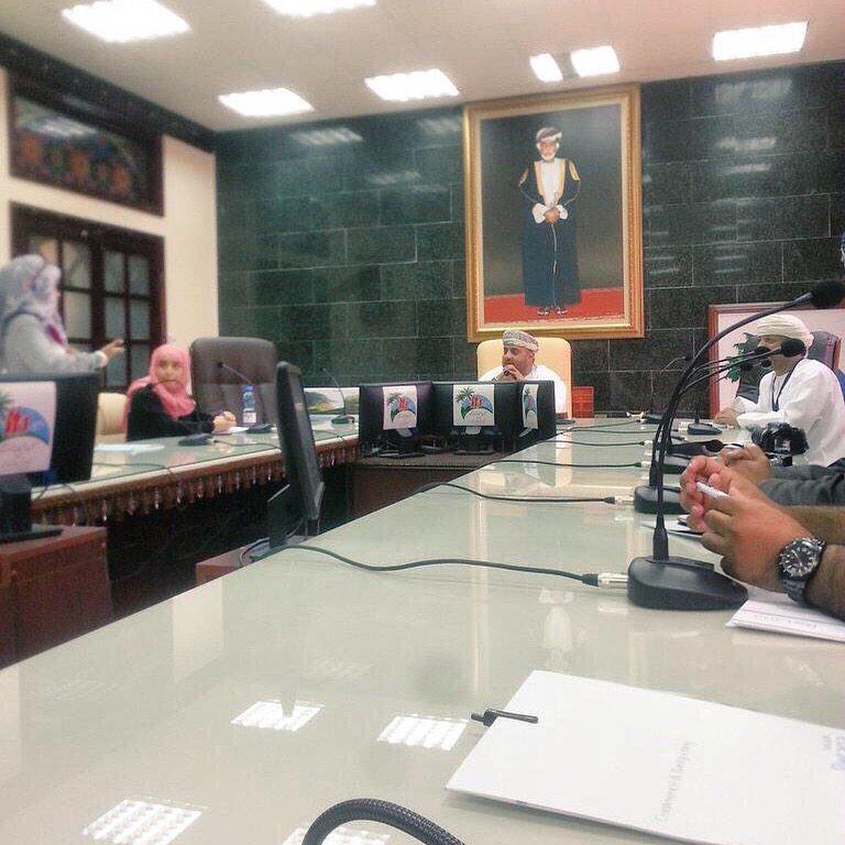 MctYouthSummit's tweet photo. #فريق_مرباط في لقاء مع الشيخ محمد عمر الرواس - مدير عام بلدية صلالة - لمشاركة خبرته في إدارة مهرجان صلالة السياحي http://t.co/h4LXPiX3Xx