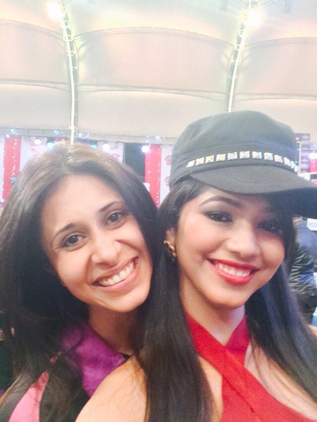 RangeeliRuchi's tweet photo. My favourites out of the #200CelebsInBCL .. Catch me as the commentator on #boxcricketleague @AjazkhanActor http://t.co/fZHULp7KLx