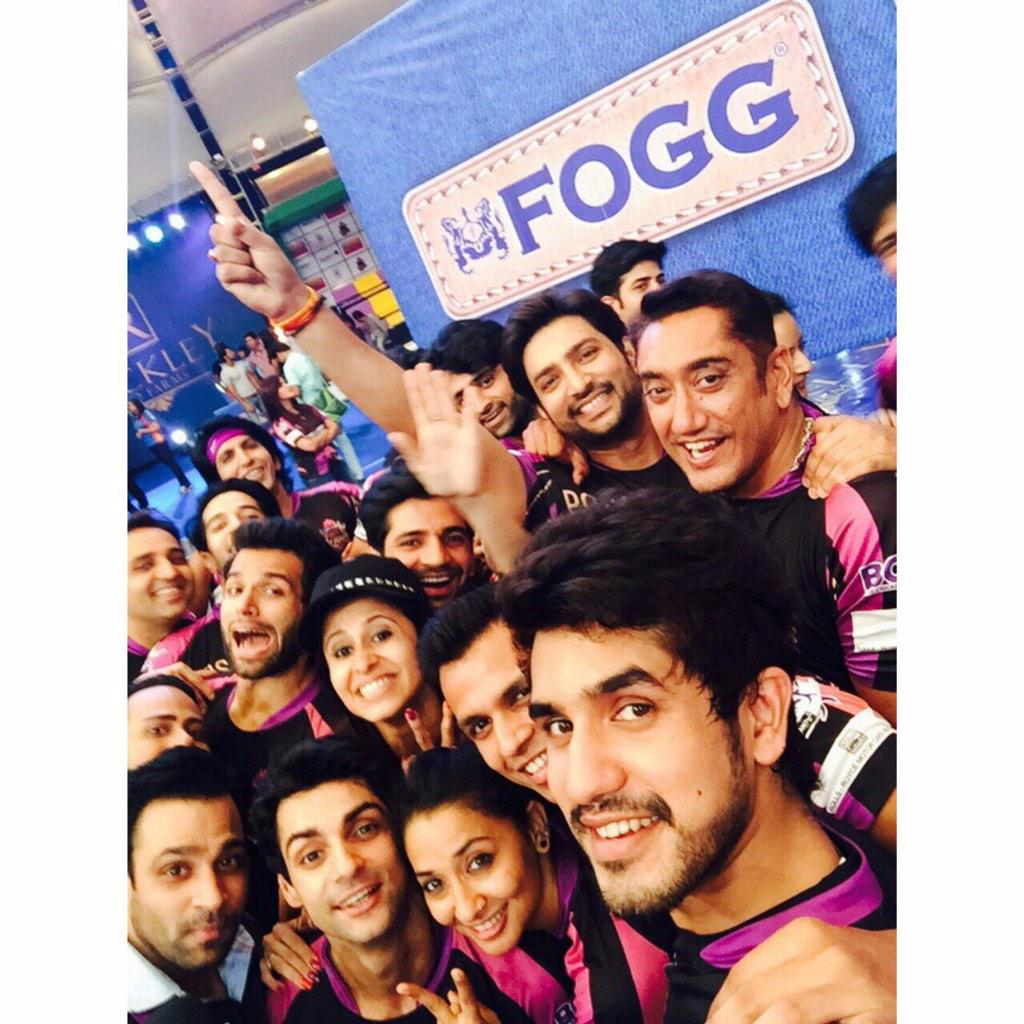rithwik_RD's tweet photo. Do not miss #BCL this season. And keep supporting @DelhiDragons ;) lots of love. #BCLWithRithvik @SonyTV http://t.co/F1EnWFhGon
