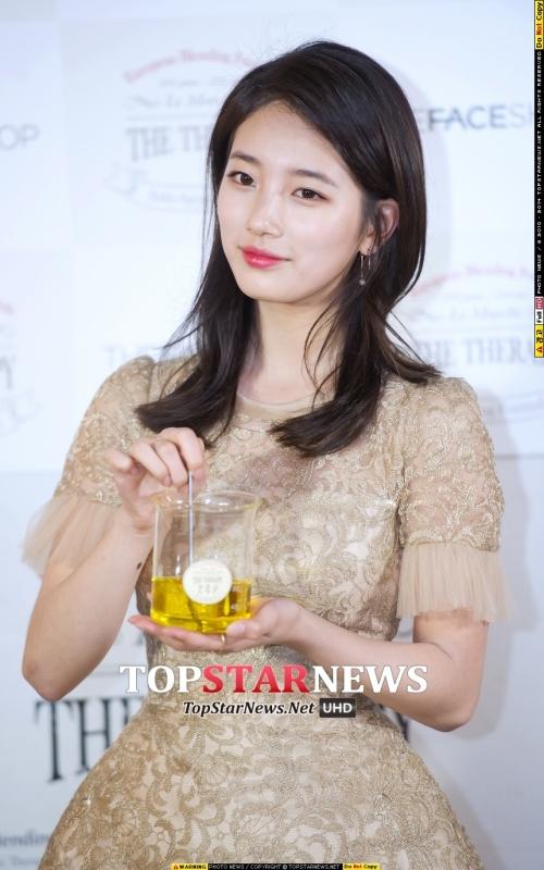 baesuzybar's tweet photo. “@topstarnews: [HD포토] 미쓰에이(miss A) 수지, ‘이렇게 휙휙 저으면~’ (더페이스샵) http://t.co/YA4tqOMK19 http://t.co/QTjopzI3nF” ❤️