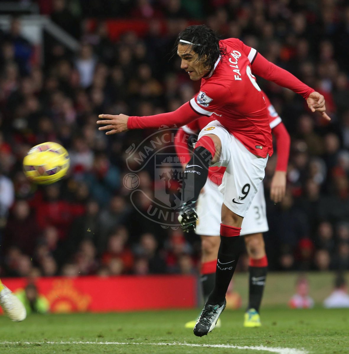 Browse pics telling the story of Sunday's satisfying win over our arch-rivals: bddy.me/12SeI1o #mufc