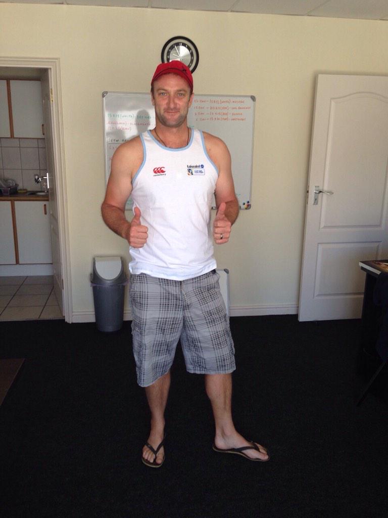 KormaChameleons's tweet photo. What has 2 thumbs &amp; looks good in a @takealot10s @TAKEALOT vest? This guy - @tentationtents http://t.co/dBoEi11e6g
