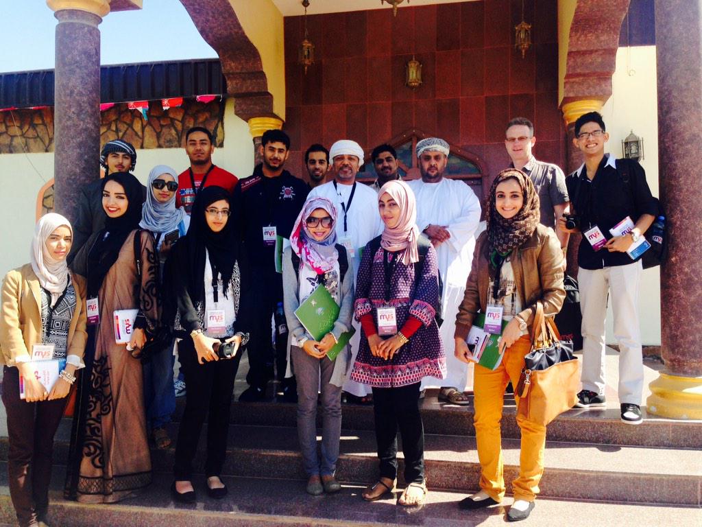SllYouthFest's tweet photo. صورة جماعية لفريق مرباط بعد الاجتماع. 
#ملتقى_مسقط_للشباب http://t.co/9QE6EyjSgU