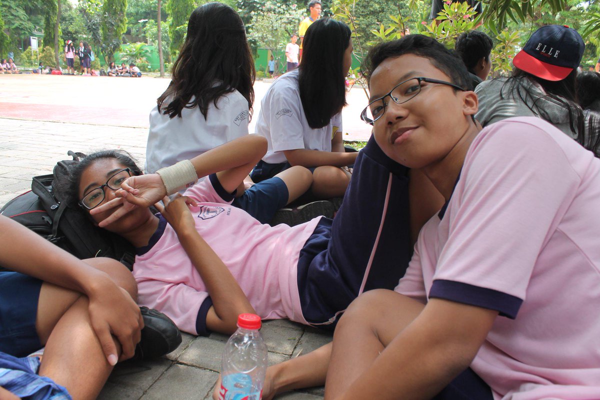 9Berbeda's tweet photo. sangat mager @batshebaaa @felixdavin http://t.co/HwyvmIt0hO