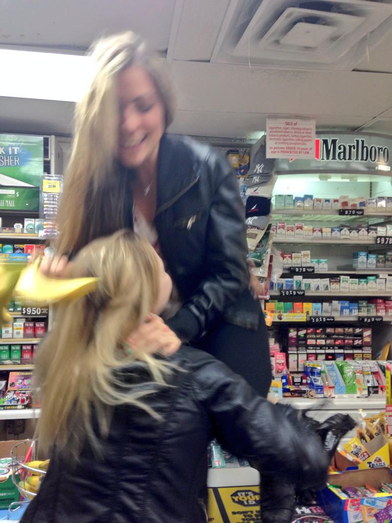 laurennw_'s tweet photo. @jacidevine teamwork http://t.co/KdR80ToJVd