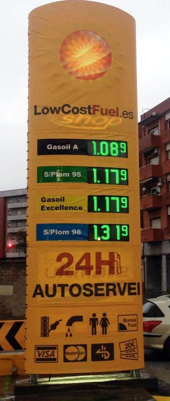 LowCostFuelSbd's tweet photo. Al mal tiempo buena cara! Y en @LowCostFuelSbd todavía más rebajas!! http://t.co/MQGuDjVDHx