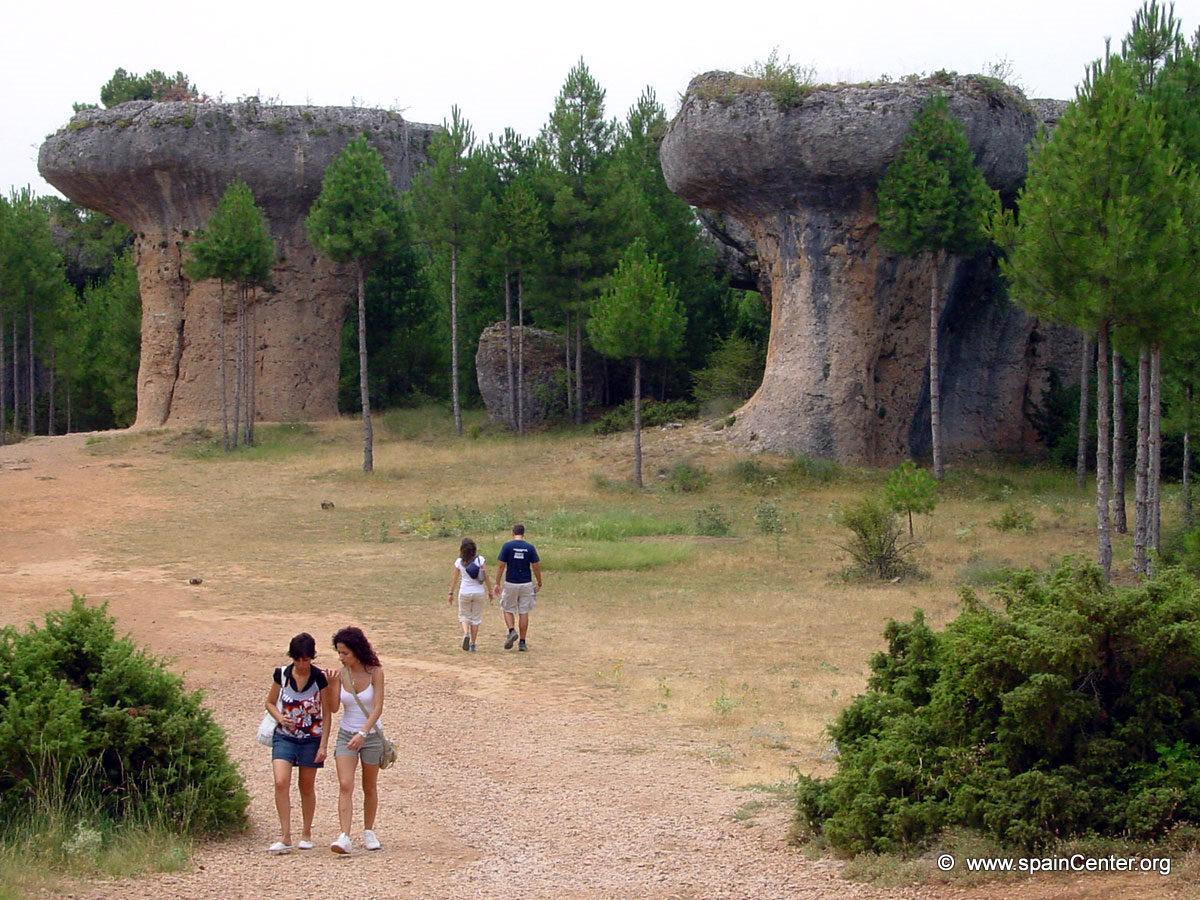 sendaes's tweet photo. Para dejar volar la imaginación visita #laciudadencantada en #valdecarros @gobjccm @ElViajero_Pais @TurismoCuencaEC http://t.co/kd09vqQdrU