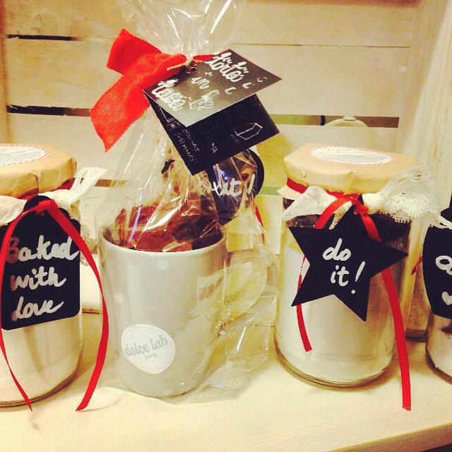 DolceLabFirenze's tweet photo. E ancora: preparati per torte e per cioccolate calde, torte in tazza...
#ideeregalo #dolcelab http://t.co/QfQCsIOhgn
