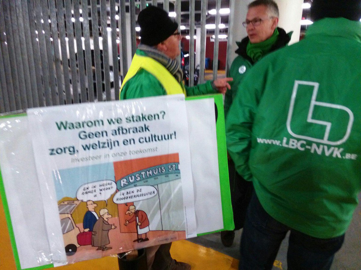 SanderVDCapelle's tweet photo. Dat ministers zelf eens een jaar met de verpleging mee komen werken. Tot 67 is dat onmogelijk. #staking15dec  #15dec http://t.co/osLA4KW8Ca