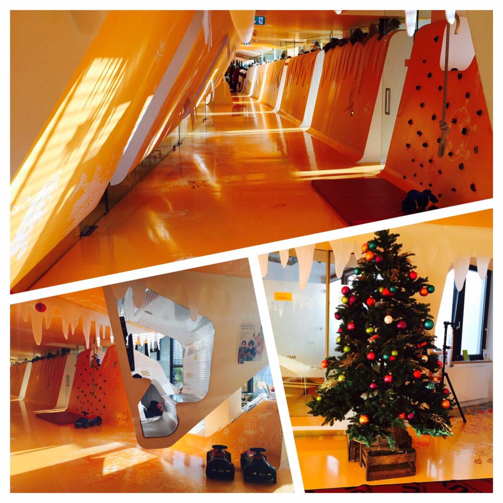 MamaInBerlin's tweet photo. Little C loves coming to her dentist @KU64Zahnarzt It's a children's paradise... Climbing frame,ball pit, basteltisch http://t.co/LPln7NsMbs