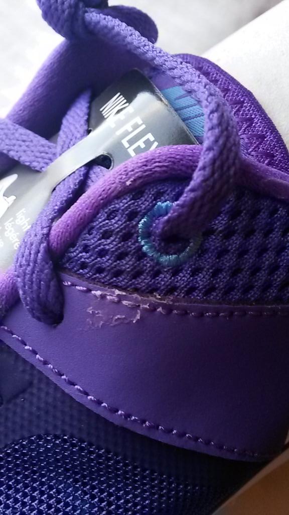 teengooner's tweet photo. Is there anything @NikeUK can do about the excessive amounts of glue visible on shoe ordered?Not usual quality finish http://t.co/3cvqNjJS5Q