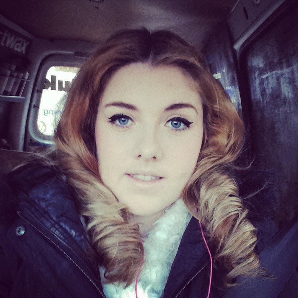 TheKrystalMills's tweet image. It's a #father and #daughter day today lol ....#smartdetail white #christmas #young #curly #blue #eyes