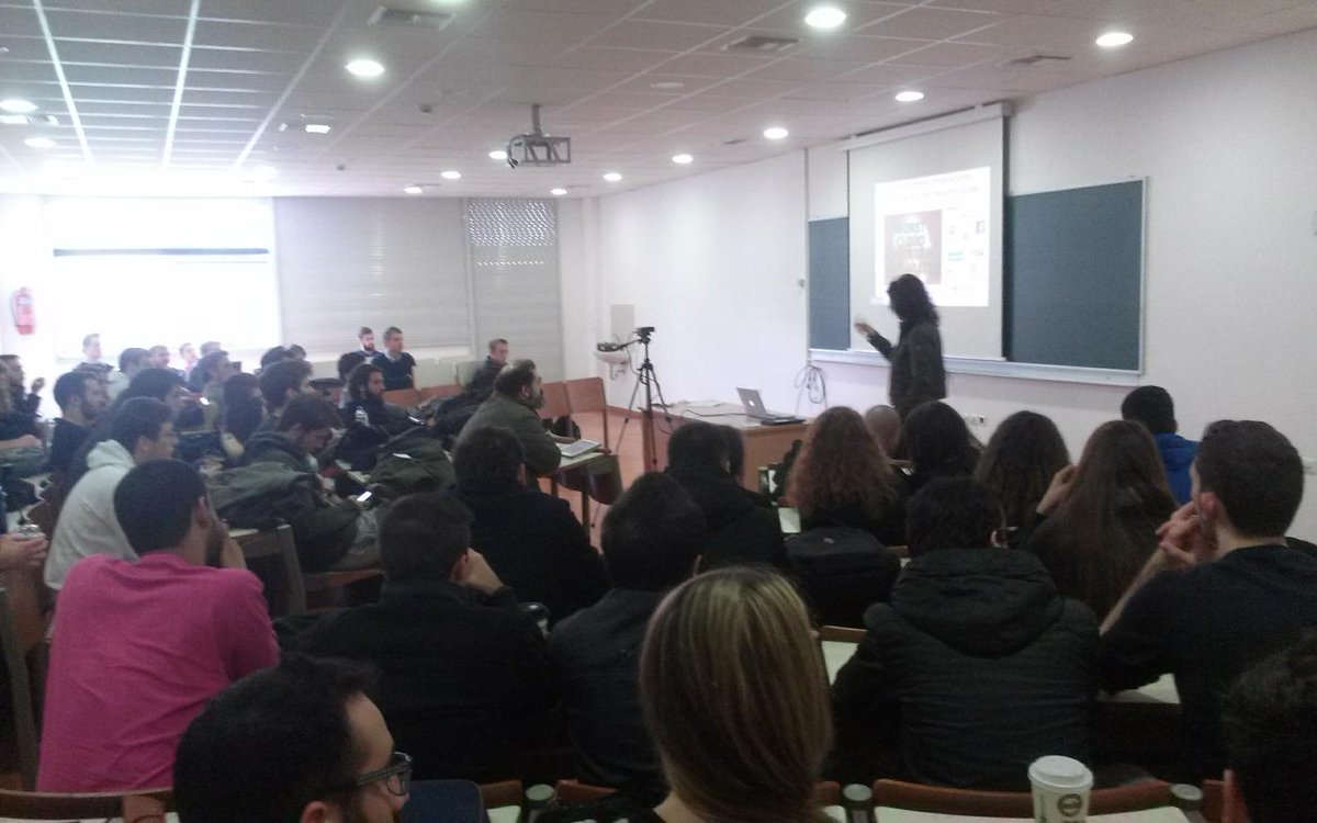 IEEE_NtuaSb's tweet photo. Ομιλία για το Internet of thingss απο τη κ. Βαρβαριγου στο #ece360 http://t.co/Wz5YXq6E4c