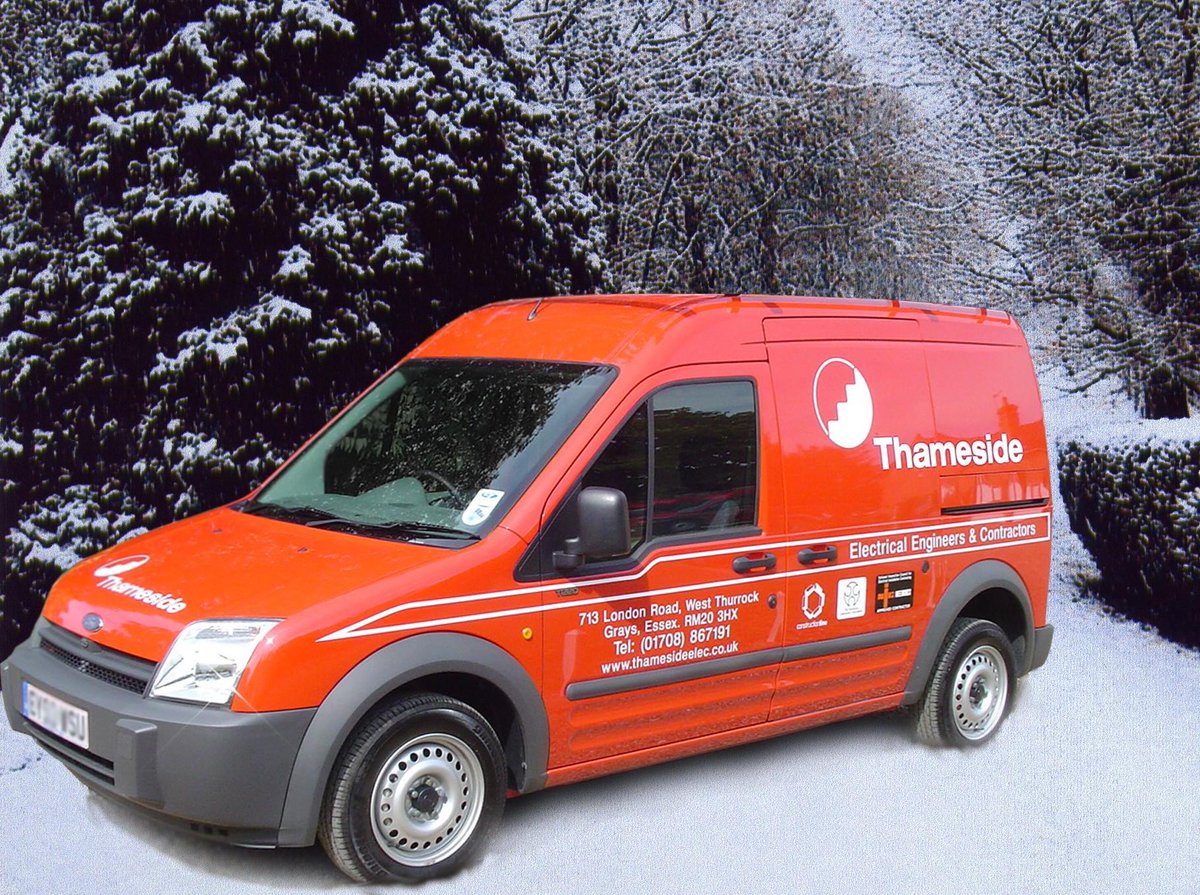 ThamesideElec68's tweet photo. Thameside Electrical wish all their customers a Merry Christmas and Happy New Year http://t.co/BCvN0uxEuP