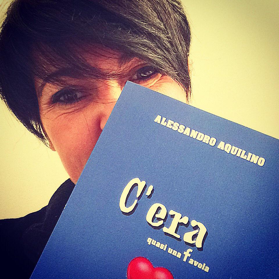 Tabatazzz's tweet photo. Io...C'ero...ed è bellissimo!!!! Per chi come me crede ancora in un amore reale  #cera #favola #novita #libro #amore http://t.co/gZl0VBT6m9