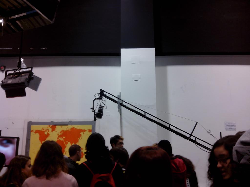 marina_ruiz_'s tweet photo. Ensayo general para el programa del Viernes 19. @Gabifcom @unisevilla #fcom #TIECAV #Distrito8live http://t.co/EA2kQdJNj5