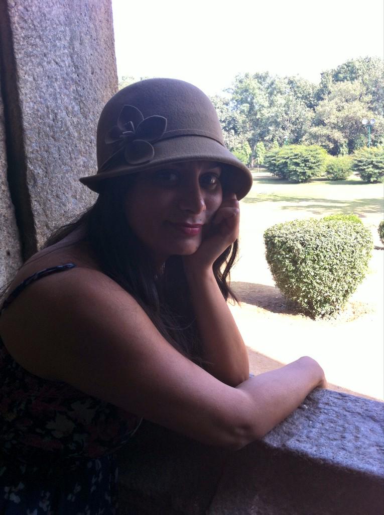 goldy_notay's tweet photo. Thank you India. @KerriganClare @kavitakaul #LodiGardens #Delhi #30Degrees #VitaminD #FeelingHotHotHot http://t.co/IhKVFlAAlQ