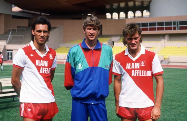 B/R Football (@brfootball) on Twitter photo RT <a href="/GameOfOdds/">Game Of Odds</a>: @br_uk Back in the days where Wenger had no arms apparently. —> My God you are right! RT <a href="/GameOfOdds/">Game Of Odds</a>: @br_uk Back in the days where Wenger had no arms apparently. —> My God you are right!