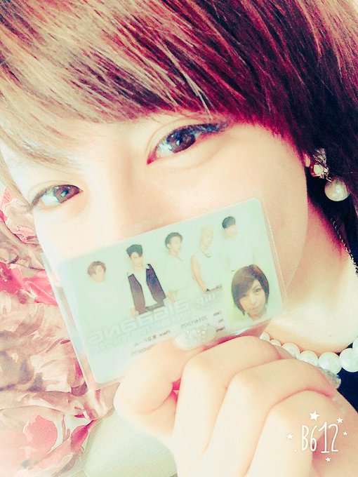 去年と今年のVIPのチケット みくらべー♡♡はあ。たのしみ。 ほんと、いいことないから めちゃたのしみーん♡♡ http://t.co/QDJB906SHn