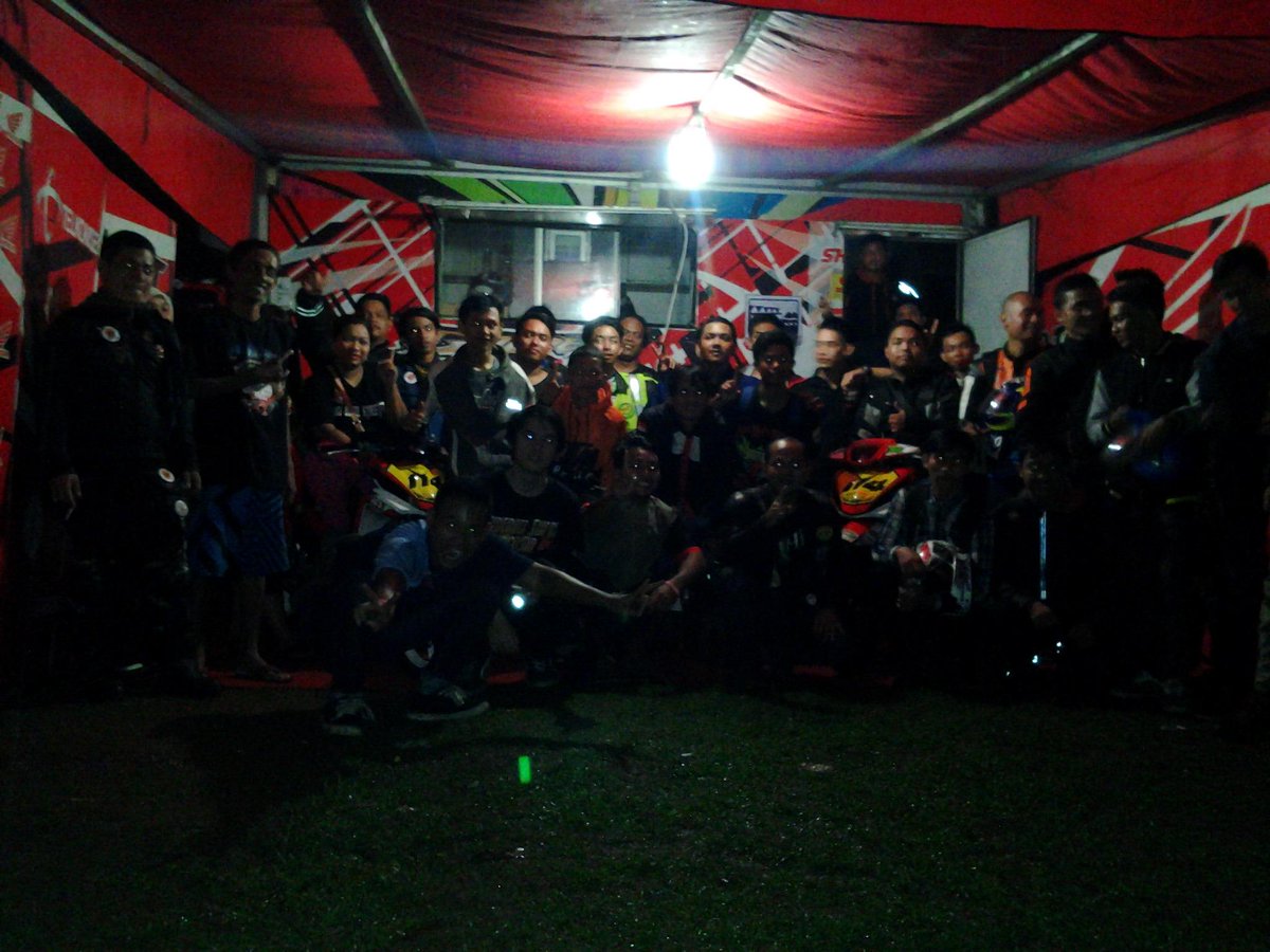 PHoS_SBG's tweet photo. PHOS :) http://t.co/GJA5T9UO1h