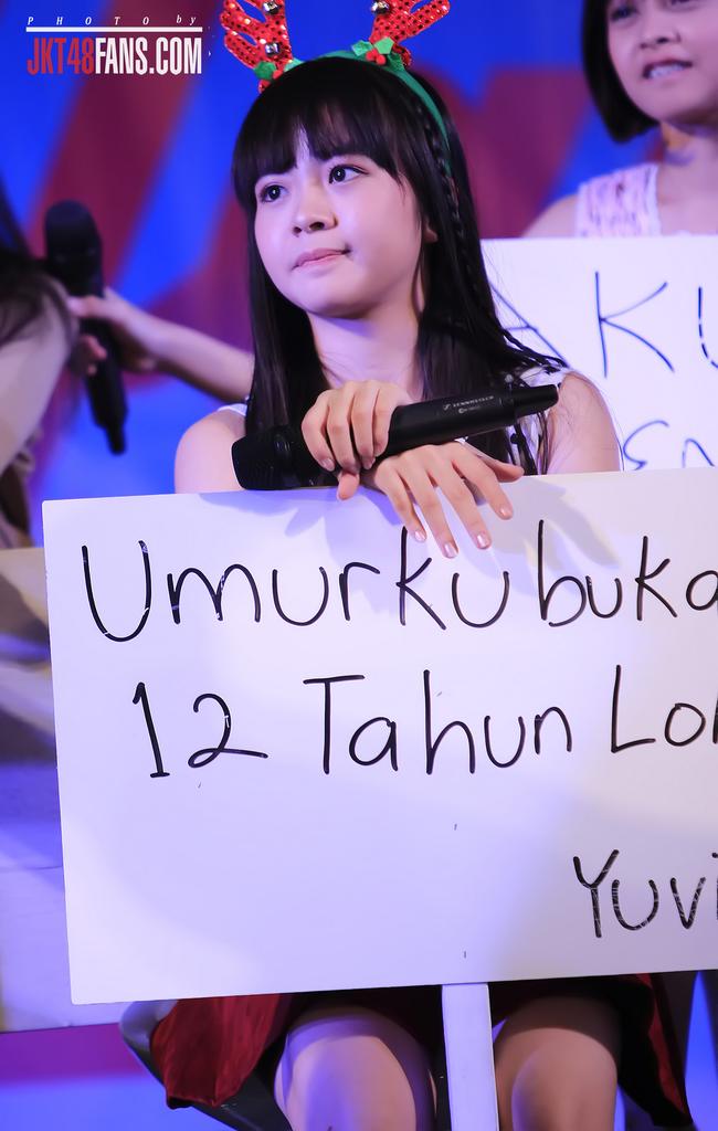 AchanJKT48Fan's tweet photo. Hallo @Cindvia_JKT48 ,hallo yg umurnya baru 12 tahun :v http://t.co/U3rQDTS9n8