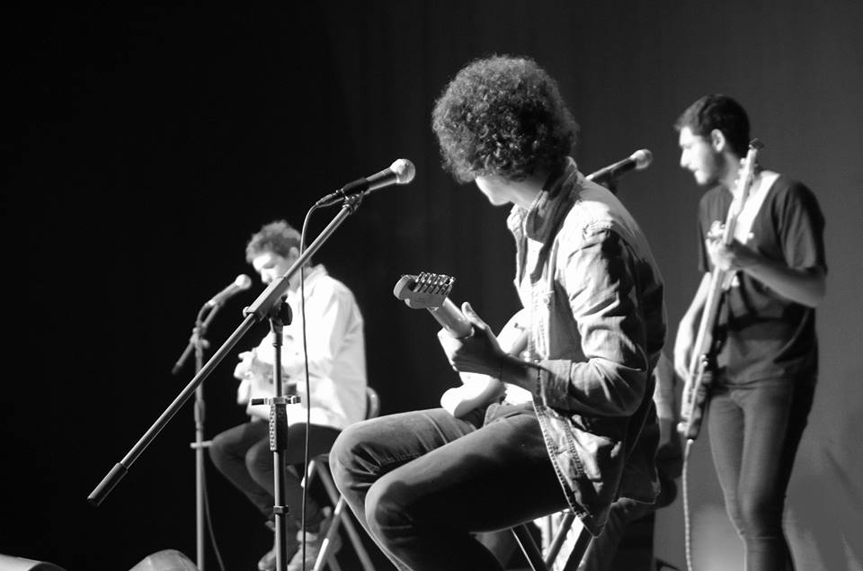 dobleonada_ofi's tweet photo. Que ganas de enseñaros el concierto acústico que grabamos con el gran equipo del Instituto Garci! Estará muy pronto http://t.co/wh7TeWZ2PL