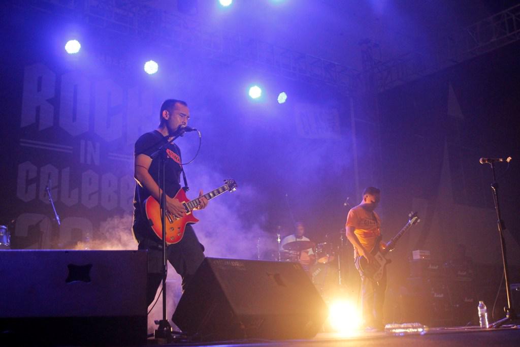 "Momen Panggung Musik Cadas di Indonesia Timur"esai foto <a href="/ifandfun/">Ifan Adhitya</a> <a href="/aiwajdi/">Muhammad Farid Wajdi | Lucestudio.id</a> di <a href="/RockInCelebes/">ROCK IN CELEBES</a>: bit.ly/1yRA0Fi