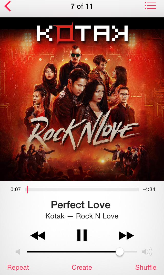 tantrikotak's tweet photo. RT @h4nafi: album kalian ini keren… perfect love @kotakband_ @tantrikotak http://t.co/oZiPOz1Rxn