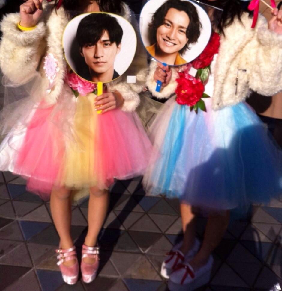ジャニヲタ個性的参戦服bot Ar Twitter Akk8na いきなりすいません 気になったので声かけさせていただきました よろしかったら 参戦服紹介してもよろしいでしょうか よろしかったら担当と参戦服が写ってる画像とお名前お願いします