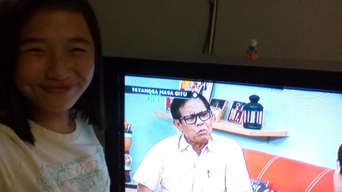 rinayaniTJ's tweet photo. #netmiliuner_3 @netmediatama ....mejeng dulu sama net http://t.co/hvx2ufolXY