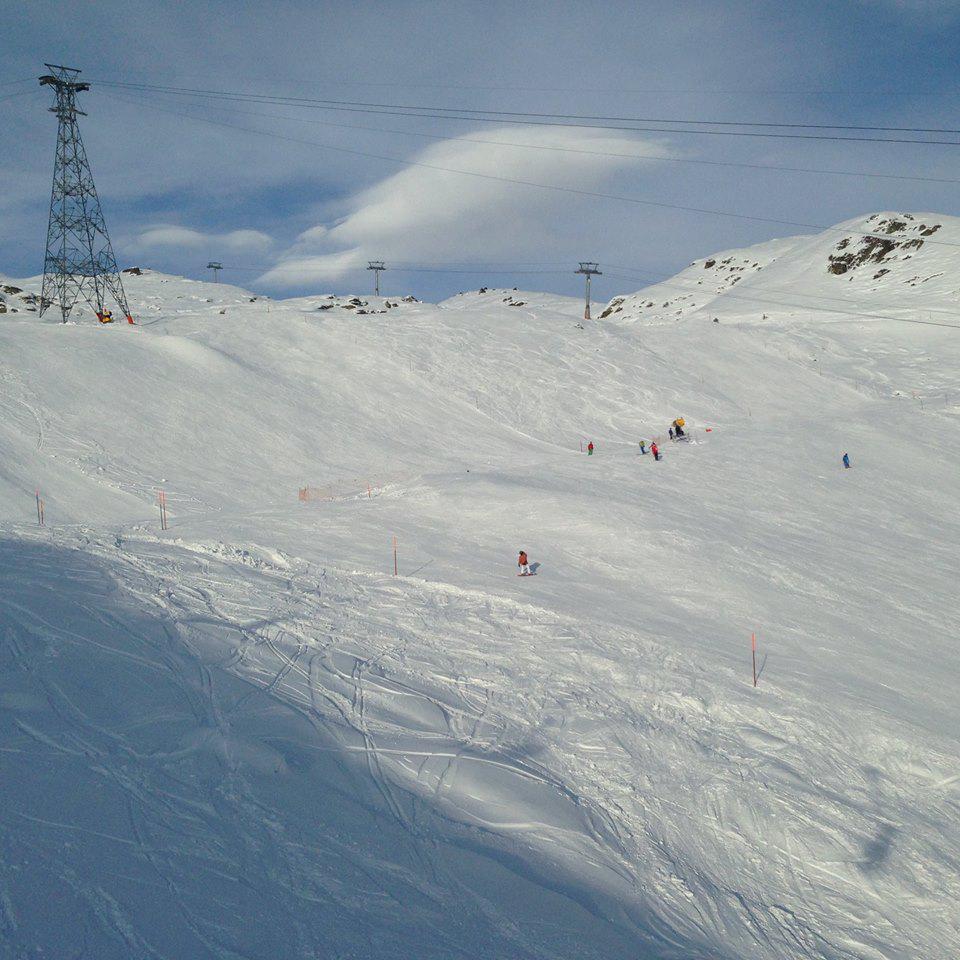 hotelalpenblick's tweet photo. Jetzt Skifahren absolut günstig und vor allem Top Schneeverhältnisse!
 #fiesch #Schnee# #Skifahren #hotelalpenblick http://t.co/2w3SshysZ6